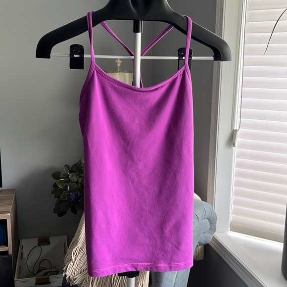 Lululemon tank top with built in bra - Picture 1 of 4